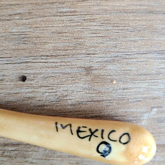 Mexican hand painted mug with spoon. - Picture 4 of 5